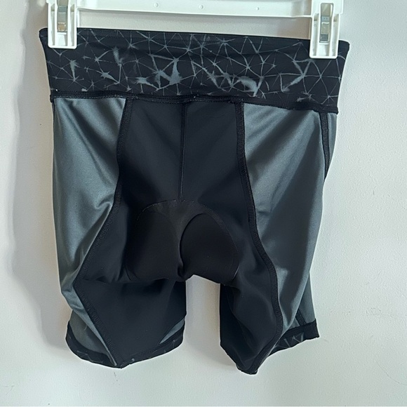 Lululemon Geo Print Padded Biker Shorts - Picture 4 of 5